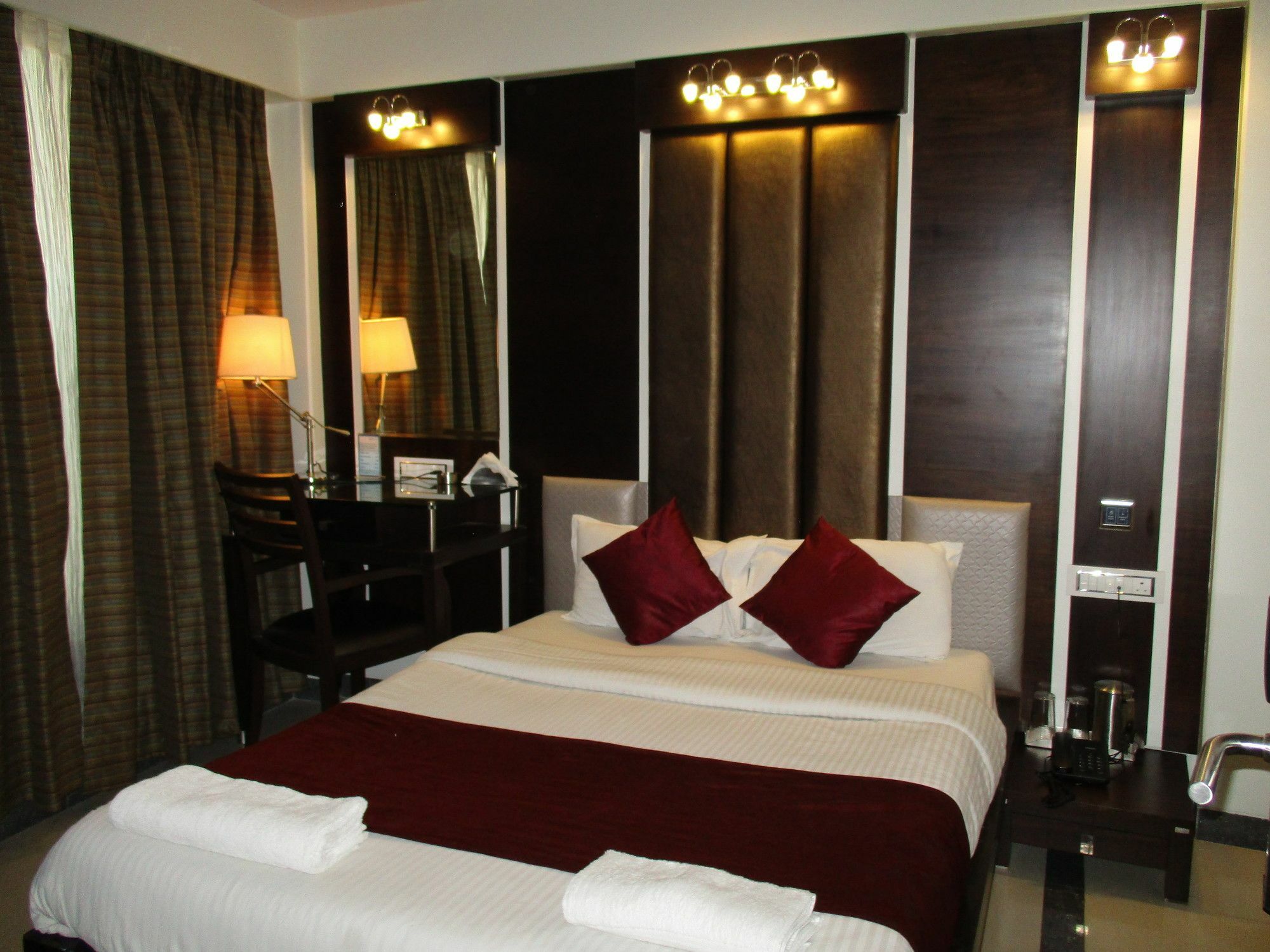 Hotel Sapna Marine Mumbai Exteriör bild