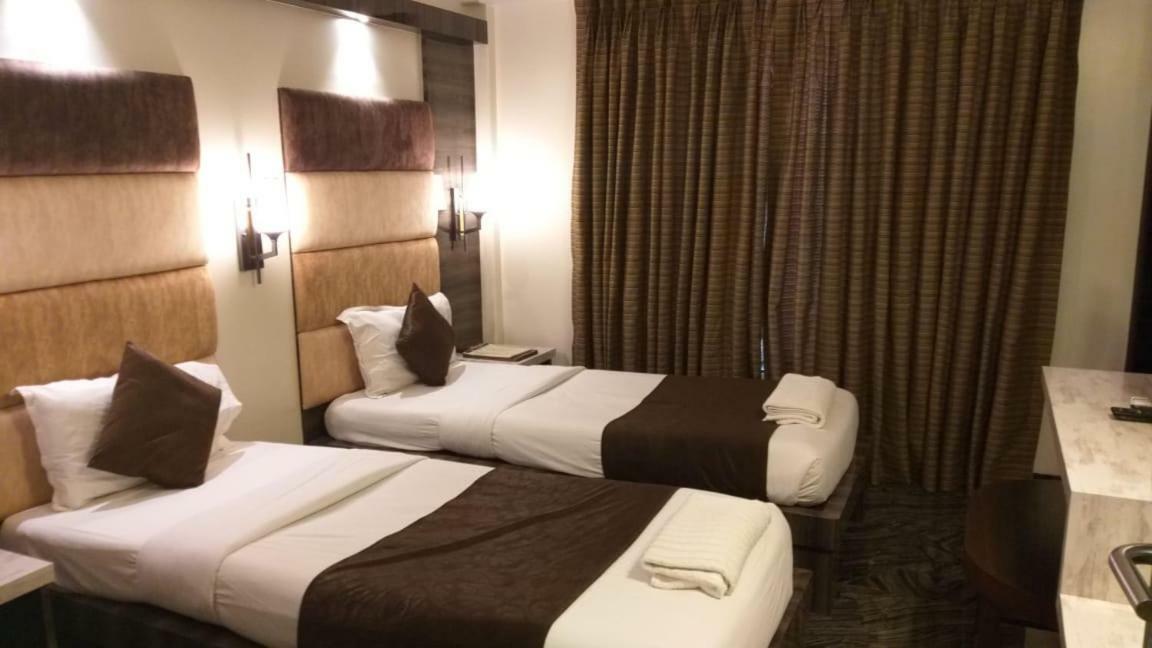 Hotel Sapna Marine Mumbai Exteriör bild