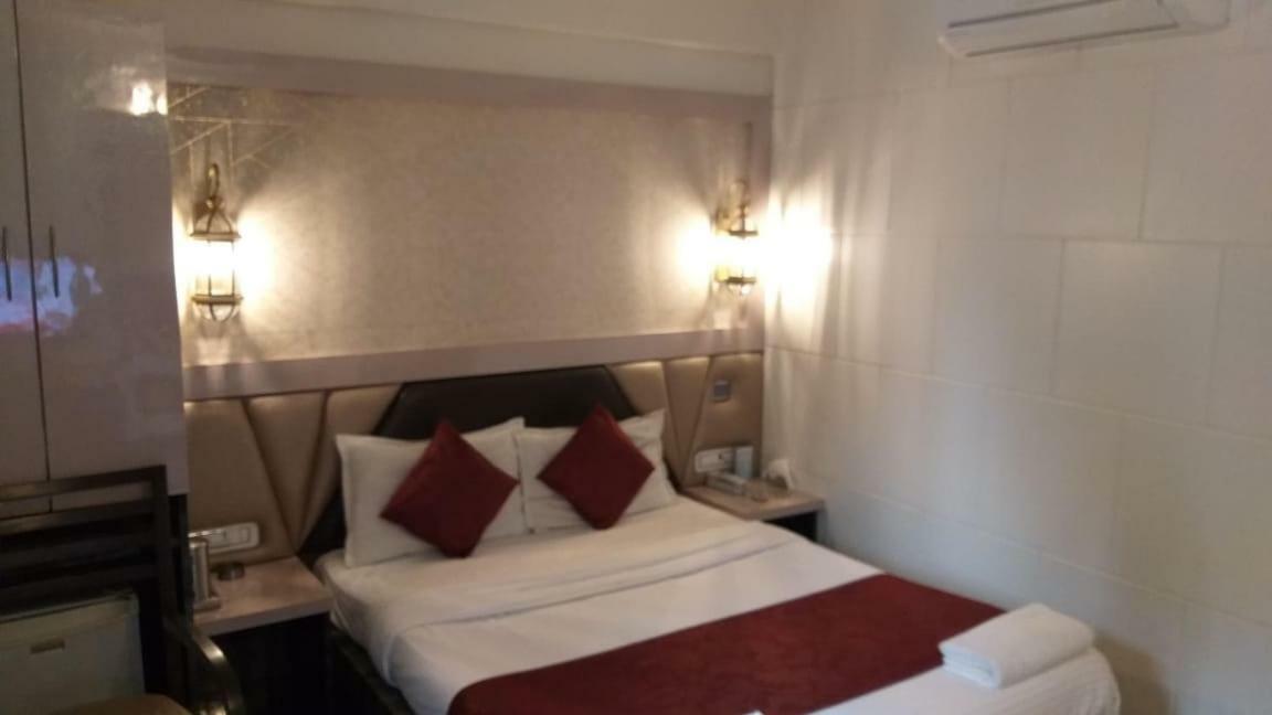 Hotel Sapna Marine Mumbai Exteriör bild