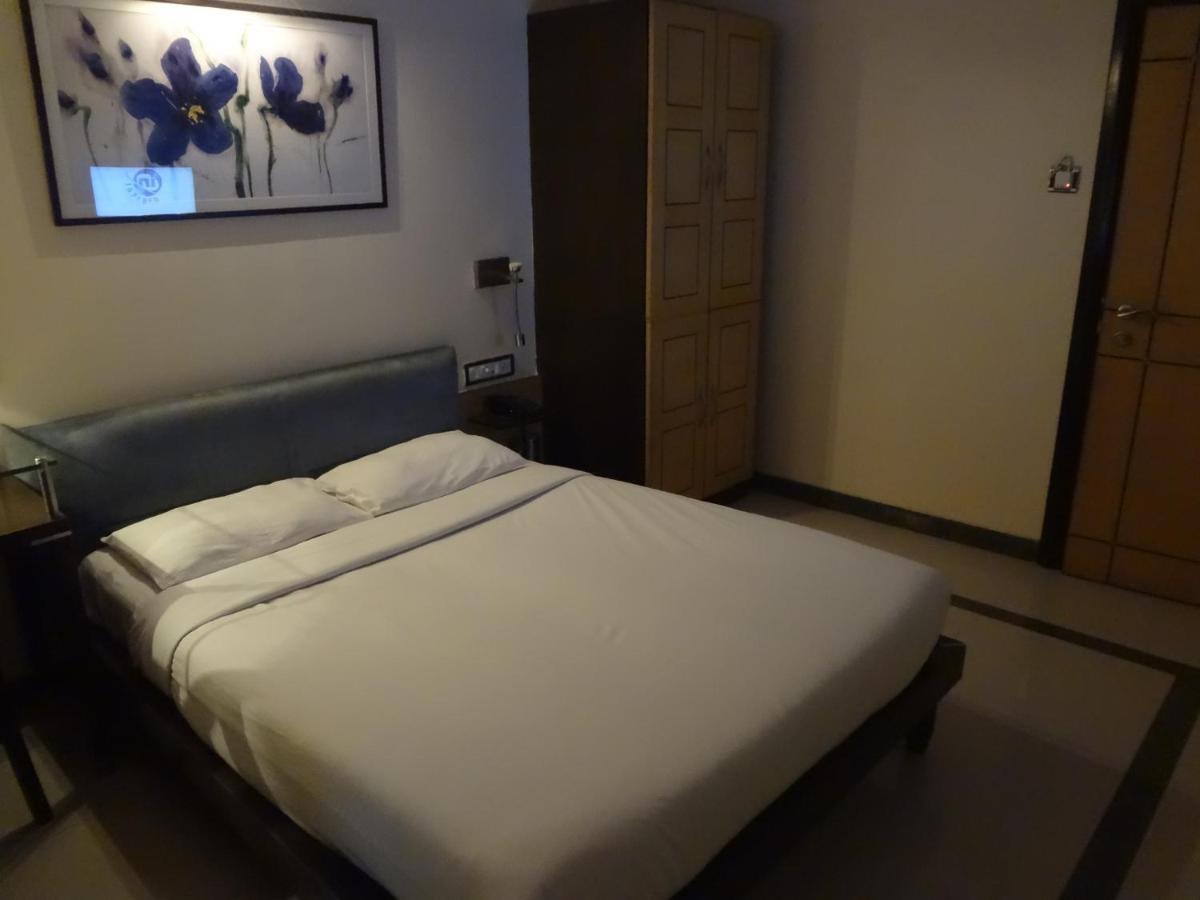 Hotel Sapna Marine Mumbai Exteriör bild